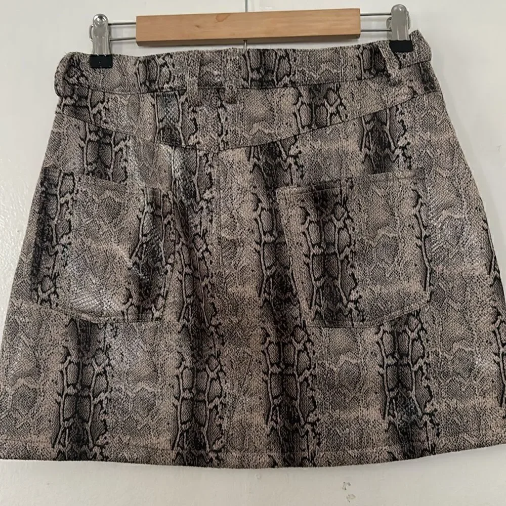 HYFVE sneak print skirt NWT